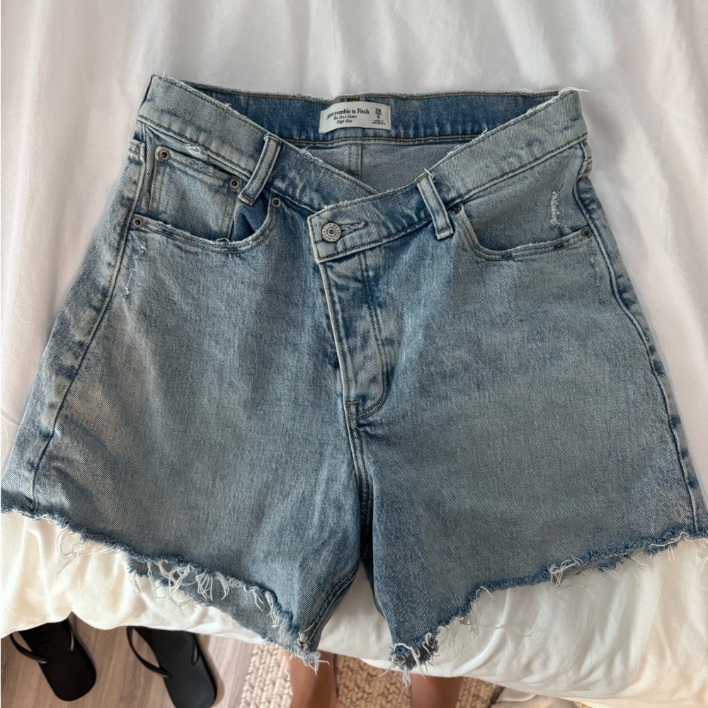 Abercrombie & Fitch Light Wash Denim Jean Shorts